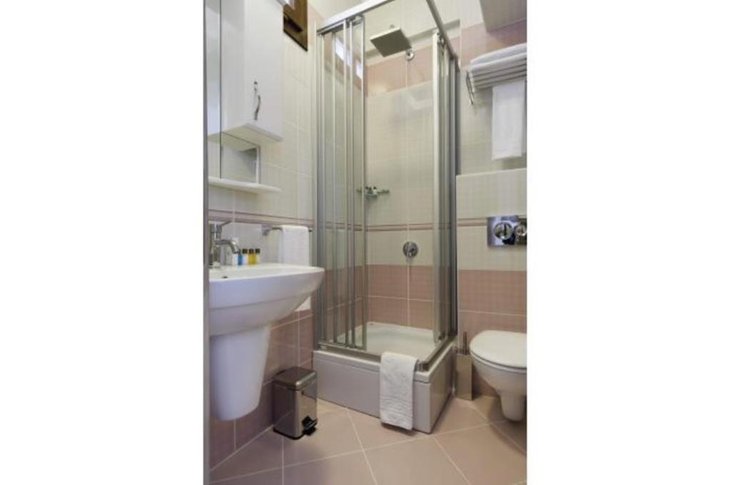 Otel Asmin 3*